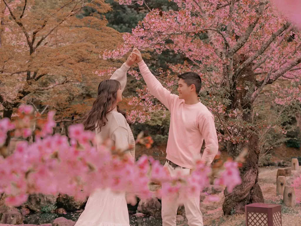 Chris twirling Angelia at Maruyama Park in Kyoto